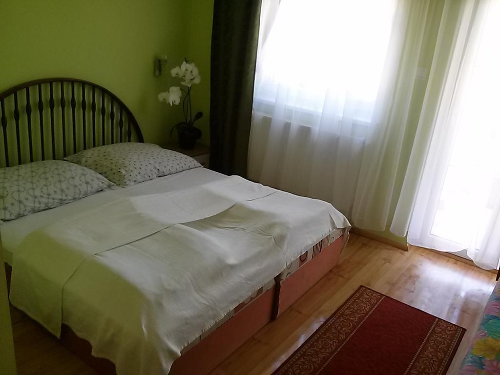 Liget Panzio Hotel Nyirbogdany Eksteriør billede